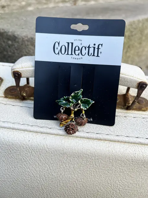 Forest Berries Brooch