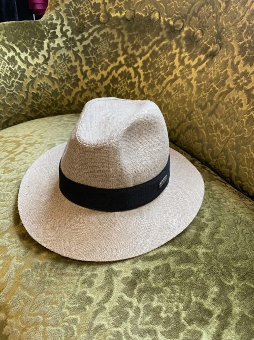 Second hand Sterkowski hatt i beige lin. Perfekt stand. str 54