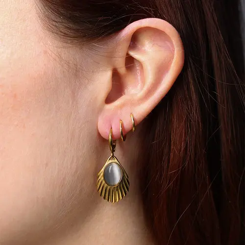 Urban Hippies Øredobber Venus dove gold