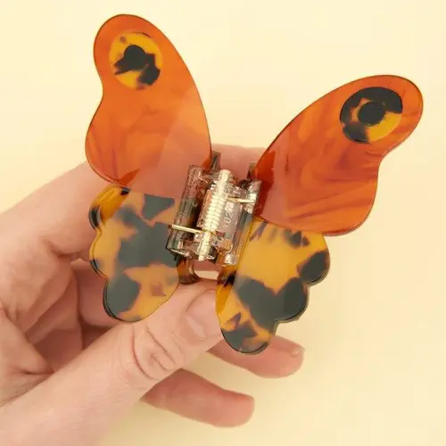 Moth Hair Claw