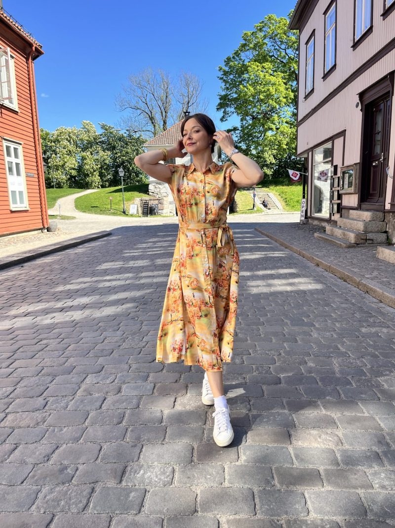 Fleur Oriental Landscape Print Midi Shirtdress - Gul