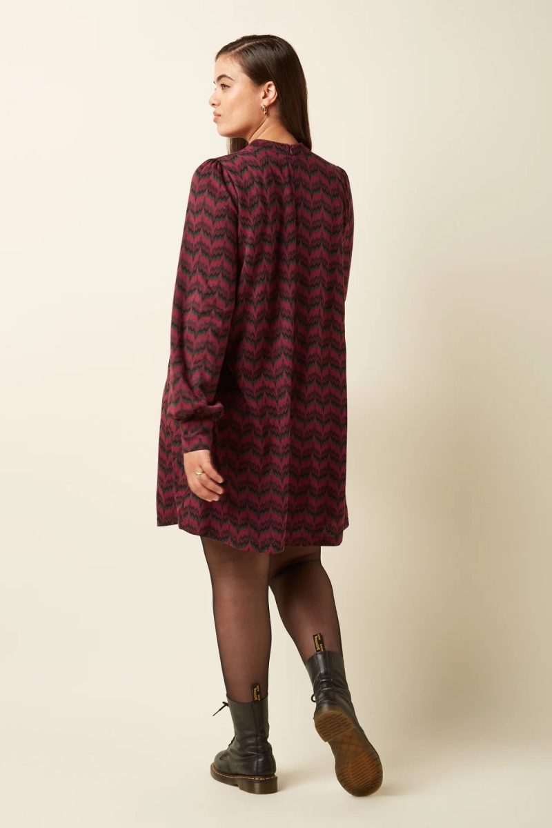 Sandy Estelle Zigzag Kjole - Bilde 3