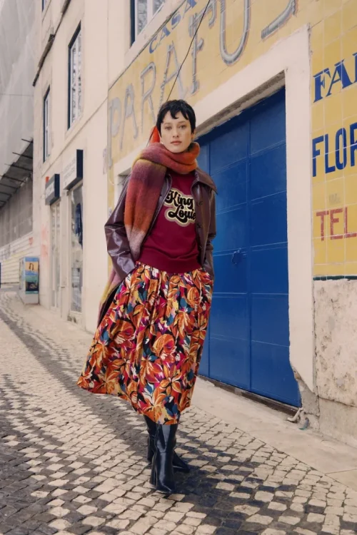 Febe Peachy Genser - Cabernet red