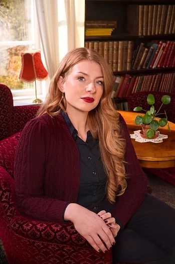The Ice Skater Cardigan - Black cherry wool